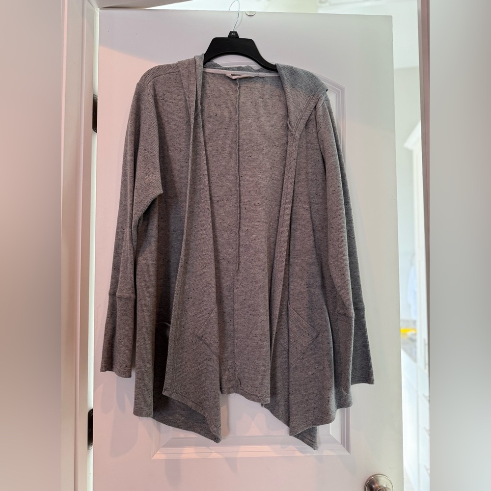 Elegant Gray Women's Cardigan